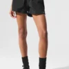 Alumni Shorts - Noir