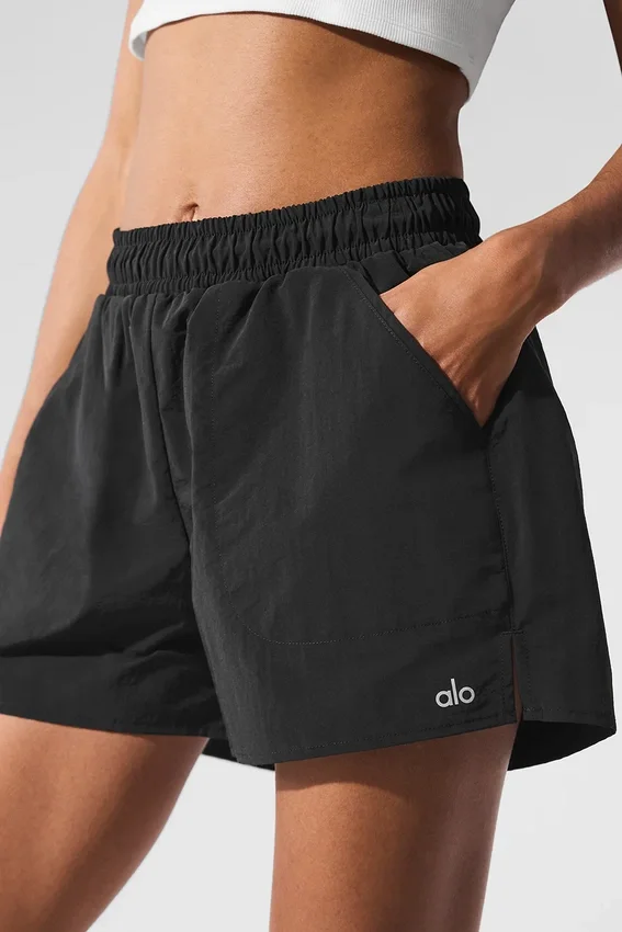 Alumni Shorts - Noir
