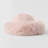 Bonnet Courchevel en cachemire et fausse fourrure - Rose givré