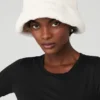 Chapeau bob en fausse fourrure - Ivoire