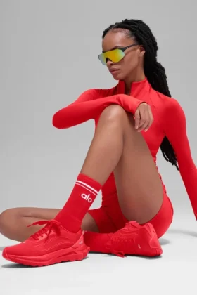 Chaussettes unisexes mi-mollet « Throwback » – Rouge vif/Blanc