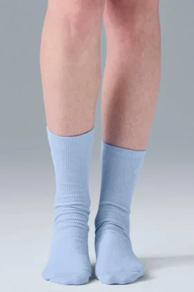 Chaussettes unisexes mi-mollet « Understated » – Bleu coquillage