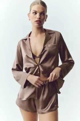 Chemise boutonnée en soie lumineuse - Cacao alpin