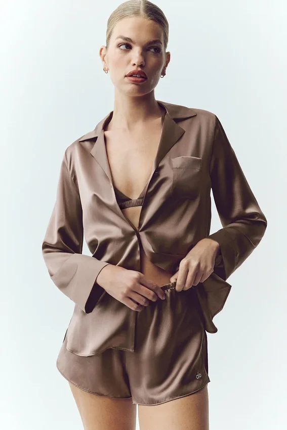 Chemise boutonnée en soie lumineuse - Cacao alpin