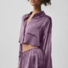 Chemise courte à manches longues boutonnée « Silk Luminous » – Plum Kiss