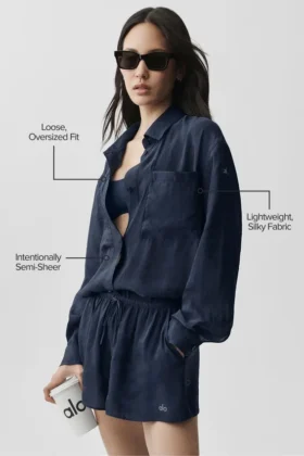 Chemise à manches longues semi-transparente « Golden Hour » à boutons – Bleu marine