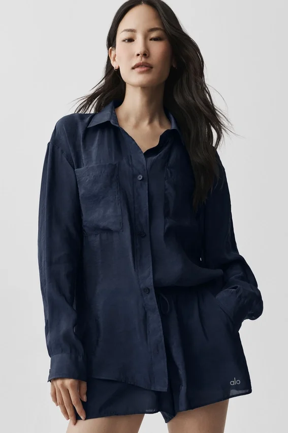 Chemise à manches longues semi-transparente « Golden Hour » à boutons – Bleu marine