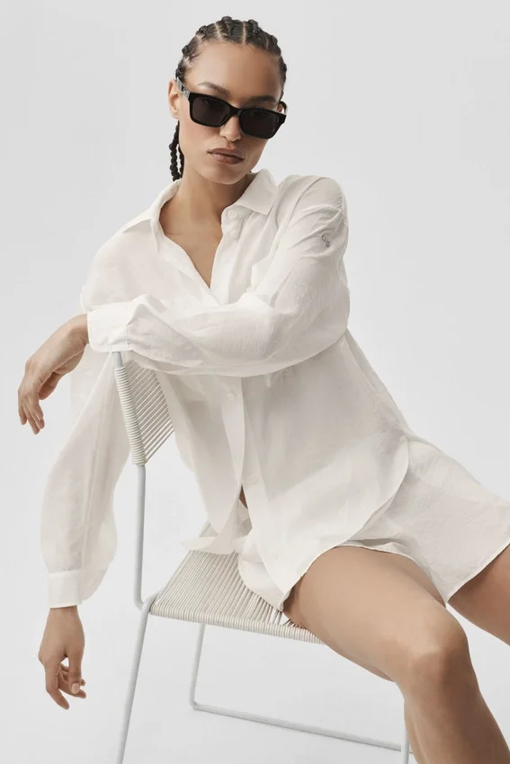 Chemise à manches longues semi-transparente « Golden Hour » à boutons – Ivoire