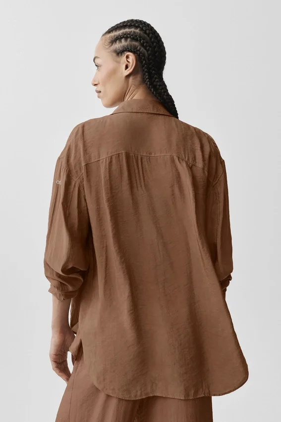 Chemise à manches longues semi-transparente « Golden Hour » à boutons – Marron « Sun Kissed »