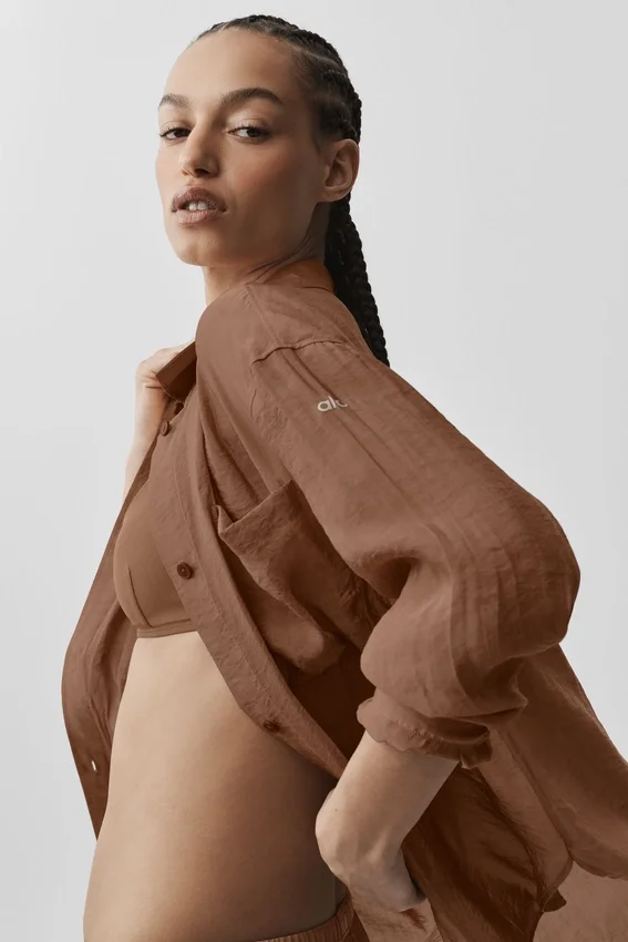 Chemise à manches longues semi-transparente « Golden Hour » à boutons – Marron « Sun Kissed »