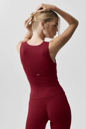 Débardeur avec soutien-gorge intégré Alo Softsculpt « No Nonsense » – Rouge « Summer Romance »