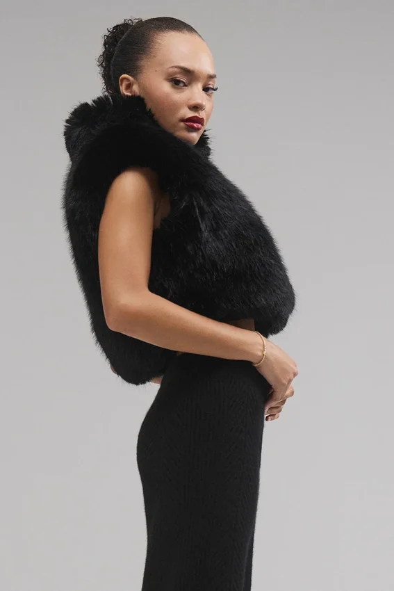 Gilet court en fausse fourrure somptueuse - Noir