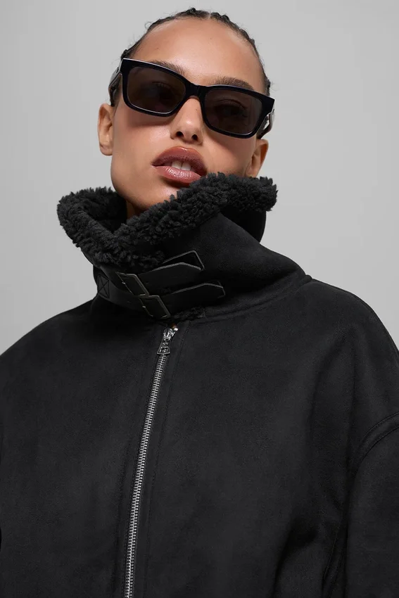 Grande veste en simili-mouton - Noir