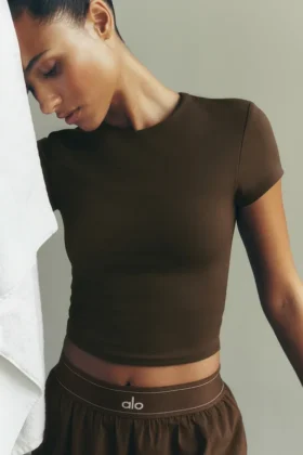 Haut à manches courtes Alo Softsculpt Precision - Espresso