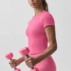 Haut à manches courtes Alo Softsculpt Precision - Rose paradis
