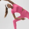Haut à manches courtes Alo Softsculpt Precision - Rose paradis