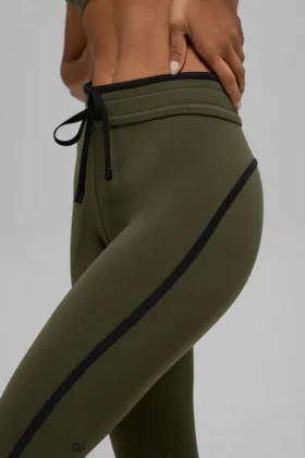 High-Waist Airbrush Race Pace Capri – Vert olive/Noir