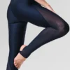 High-Waist Airlift Darling Stirrup Legging – Bleu marine