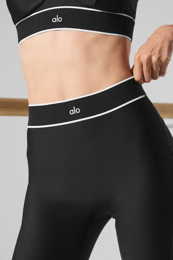 High-Waist Airlift Darling Stirrup Legging – Noir