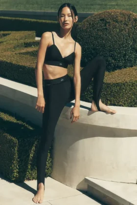 High-Waist Airlift Love Language Stirrup Legging - Noir