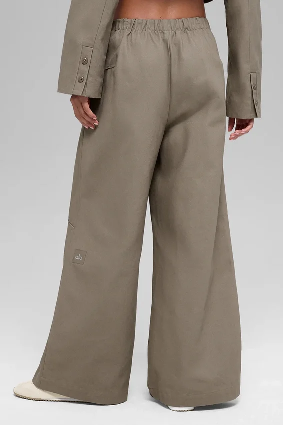 High-Waist Main Character Wide Leg Trouser – Couleur « Light Cocoa »