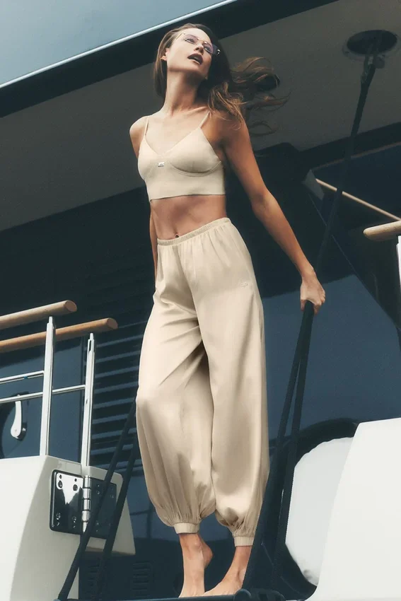 High-Waist Radiance Pantalon en mélange de soie – Beige sable