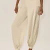 High-Waist Radiance Pantalon en mélange de soie – Beige sable