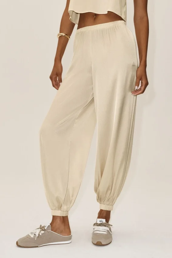 High-Waist Radiance Pantalon en mélange de soie – Beige sable