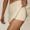 Jupe de tennis « My Serve » en coton et cachemire High-Waist – Beige sable/Blanc
