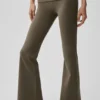 Legging évasé 7/8 à ourlet rabattu Alo Softsculpt - Olive Tree