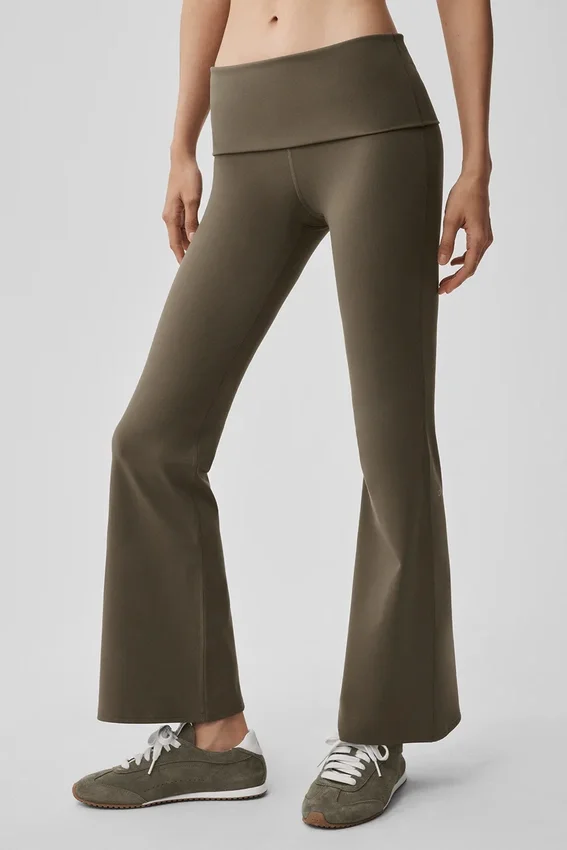 Legging évasé 7/8 à ourlet rabattu Alo Softsculpt - Olive Tree