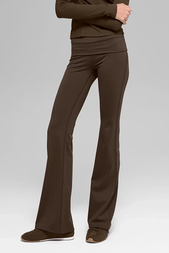 Legging évasé à ourlet rabattu Alo Softsculpt - Espresso