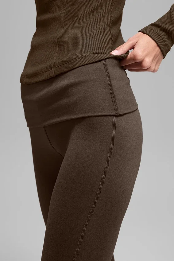 Legging évasé à ourlet rabattu Alo Softsculpt - Espresso