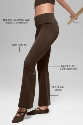 Legging évasé à revers 7/8 Alo Softsculpt – Espresso