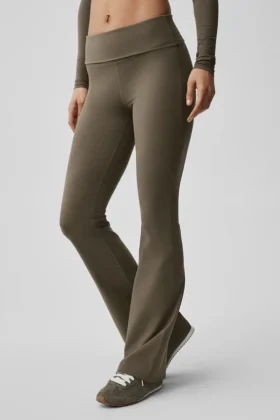 Legging évasé à revers Alo Softsculpt – Olive Tree