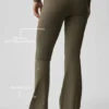 Legging évasé à revers Alo Softsculpt – Olive Tree