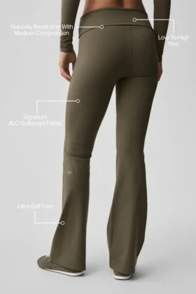 Legging évasé à revers Alo Softsculpt – Olive Tree