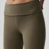 Legging évasé à revers Alo Softsculpt – Olive Tree