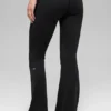 Legging évasé à taille rabattable Alo Softsculpt – Noir