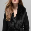Manteau long bordé de fausse fourrure - Noir