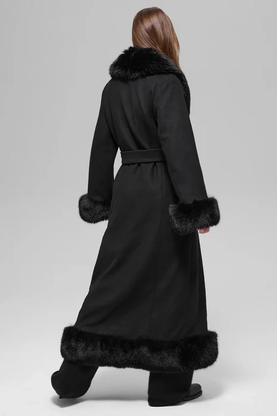 Manteau long bordé de fausse fourrure - Noir