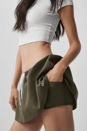 Micro-jupe taille basse préférée des fans – Olive Tree
