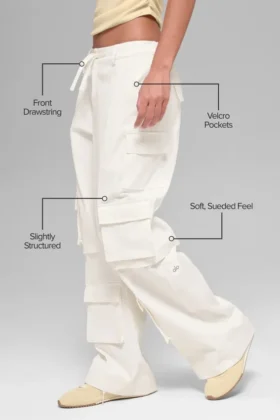 Pantalon cargo Scout à taille mi-haute – Ivoire