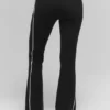 Pantalon évasé Highline en maille côtelée – Noir/Blanc