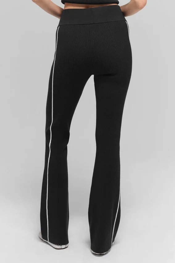 Pantalon évasé Highline en maille côtelée – Noir/Blanc