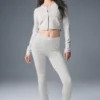Pull « Be Mine » en maille pointelle – Gris clair chiné