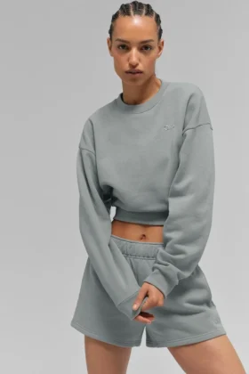 Pull à col rond Accolade court - Gris lunaire