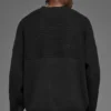 Pull à col rond en maille côtelée Domain Shift - Noir