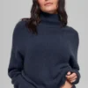 Pull à col roulé court « New Class » en laine et cachemire – Bleu marine