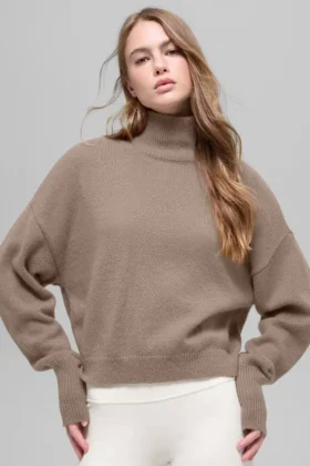 Pull à col roulé court New Class en laine et cachemire - Chai Latte